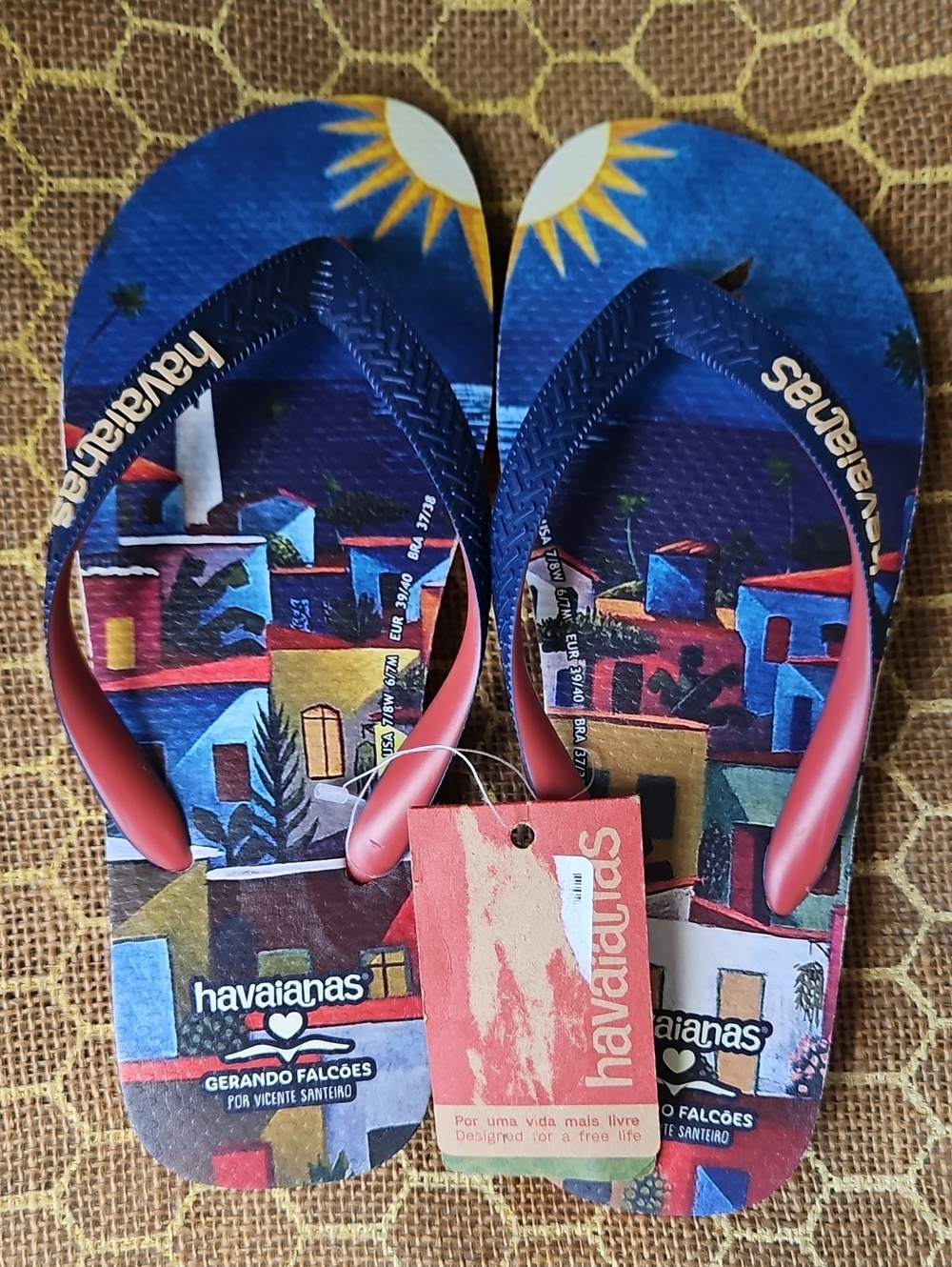 NWT! Rare Havaianas Gerando Falcoes Unisex Work Of Art Sandals